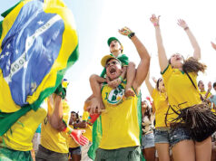 Vila da Copa transforma Parque Brasil 500 em arena para torcedores acompanharem os jogos do Brasil